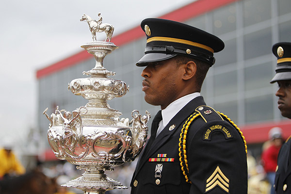 preakness-stakes-trophy
