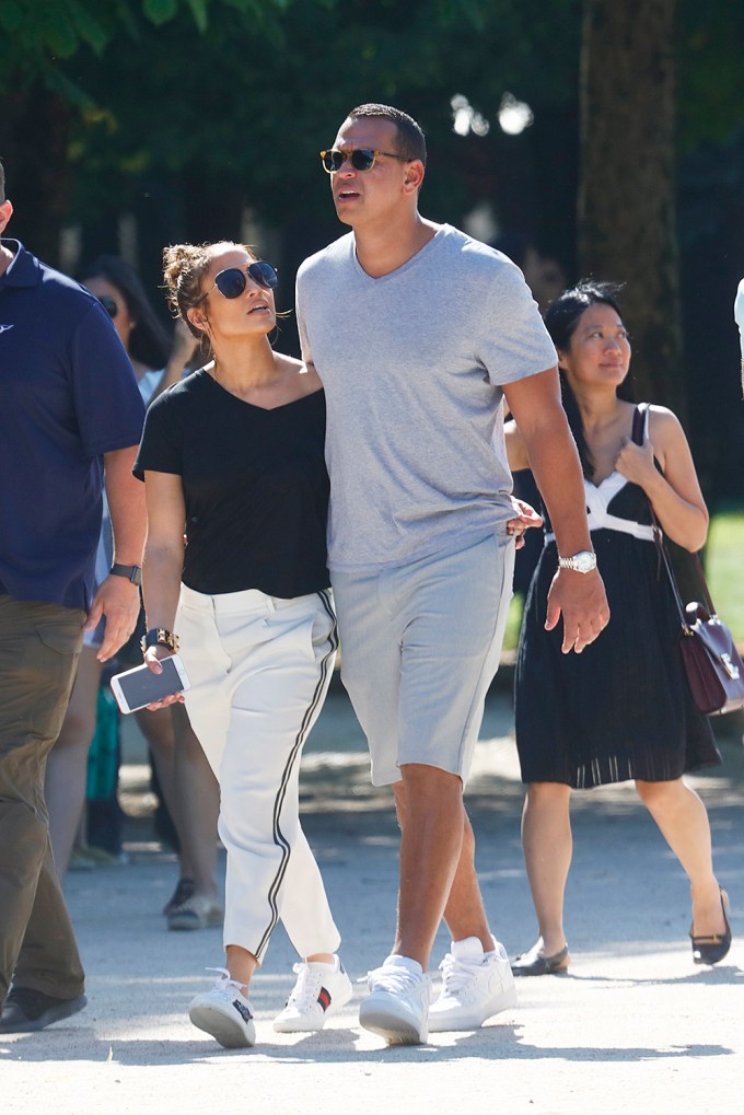Jennifer Lopez & Alex Rodriguez Take A Walk