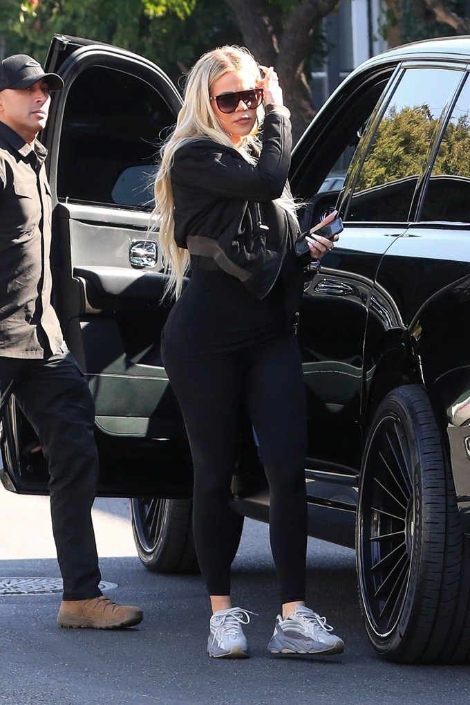 Khloe Kardashian In All Black Workout Gear