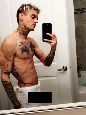 Aaron Carter's Bulge: See Shirtless Towel Pic After Gay Club Show –  Hollywood Life