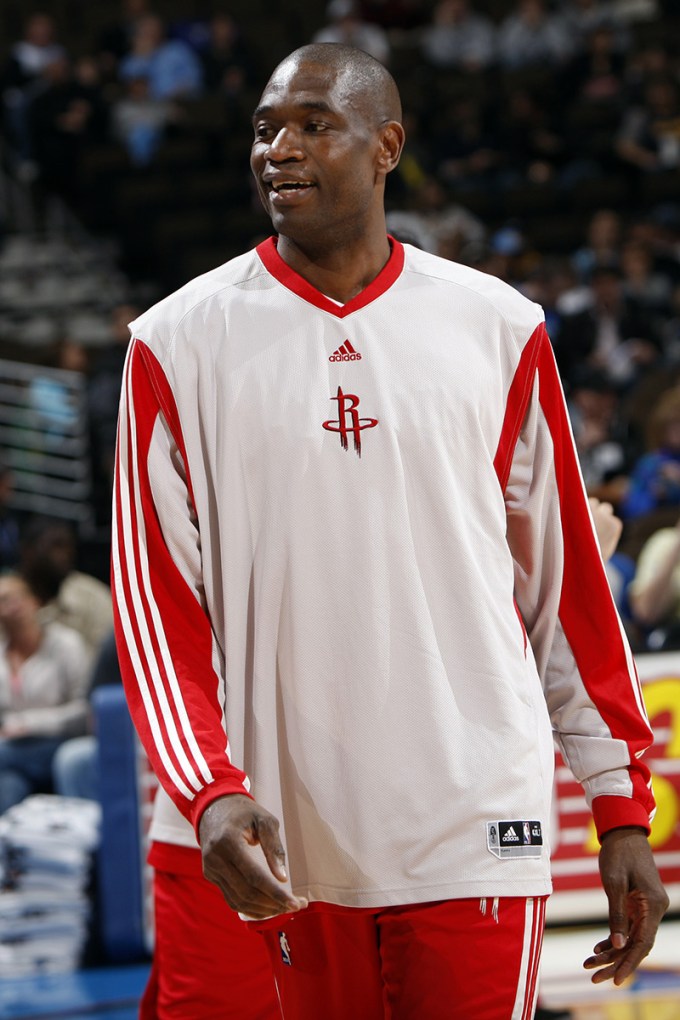 3,579 Nba Player Dikembe Mutombo Stock Photos, High-Res Pictures