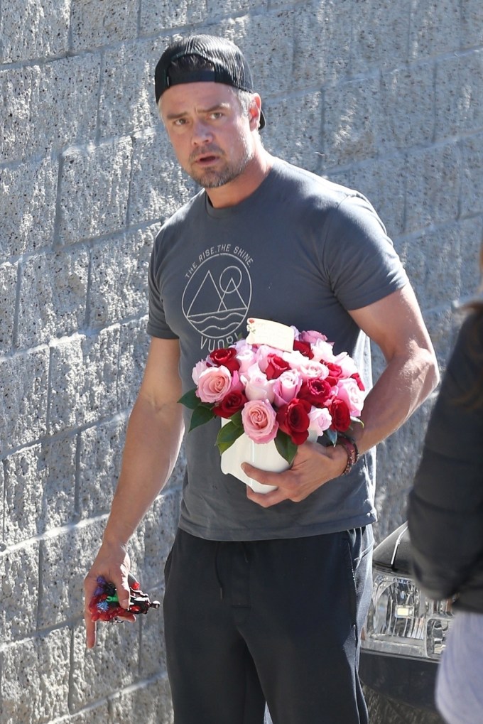 Josh Duhamel Brings Fergie Flowers After National Anthem Performance