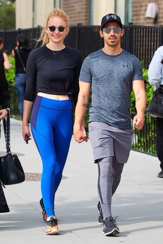 Celeb Couples Holding Hands — Cute Pics