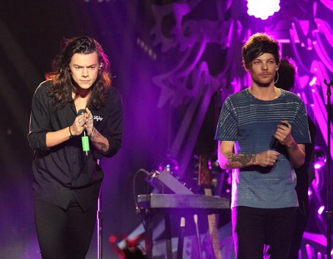 Harry Styles & Louis Tomlinson Looking Out At The Jingleball Audience