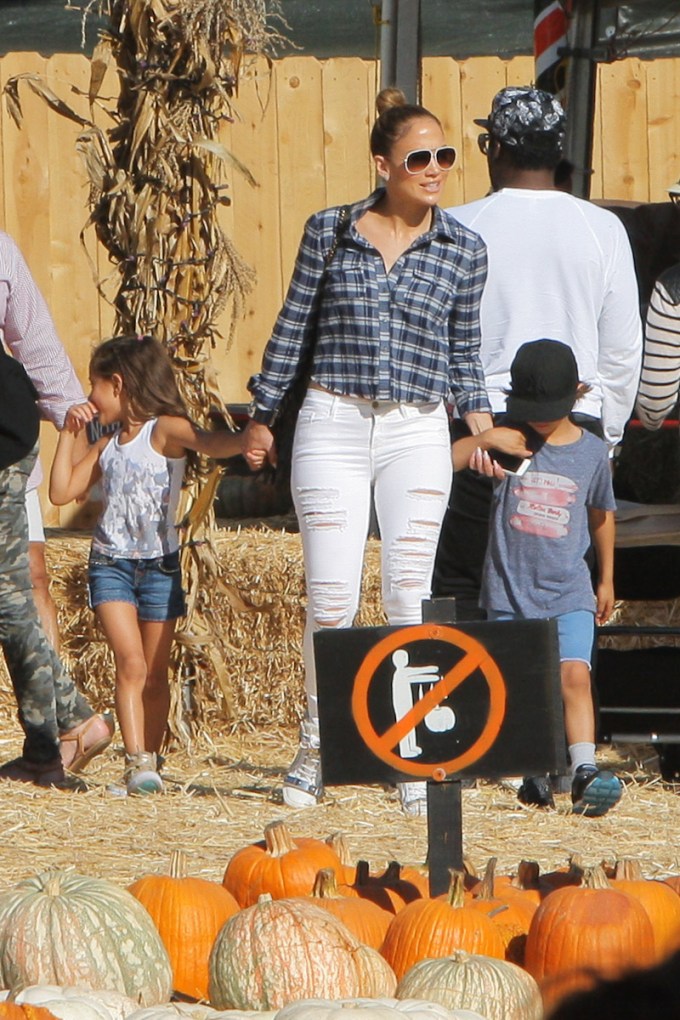 J. Lo Takes Her Twins To A Pumpkin Patch