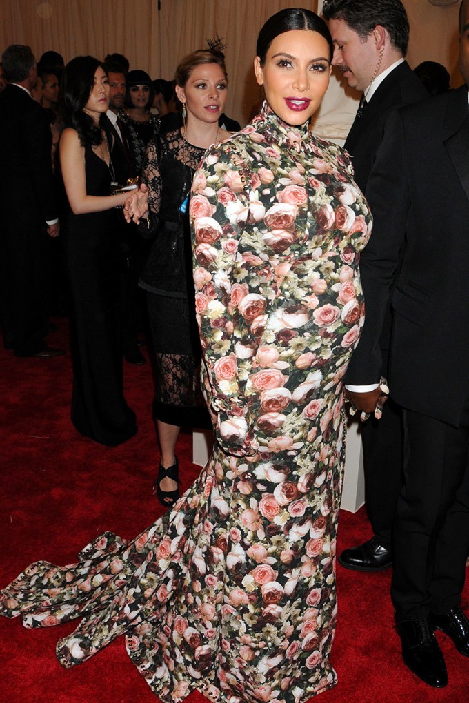 Kim & Kourtney Kardashian’s Maternity Style
