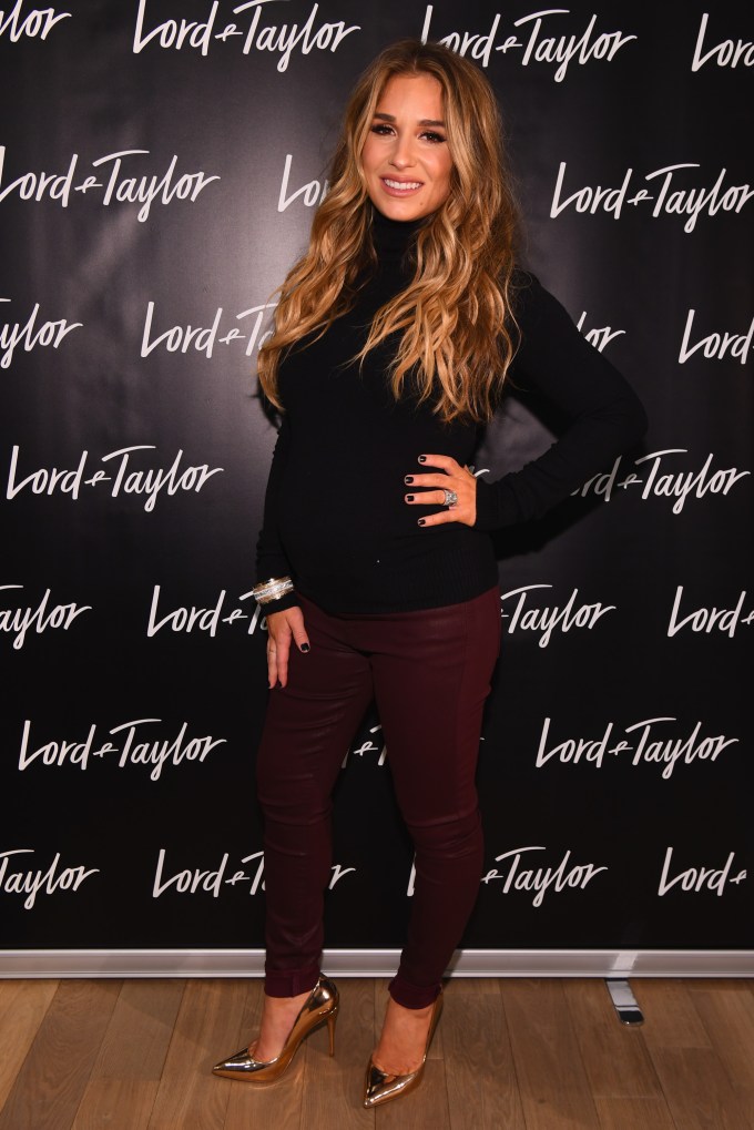 Lord & Taylor Unveils 2017 Holiday Windows With Performance By Jessie James Decker