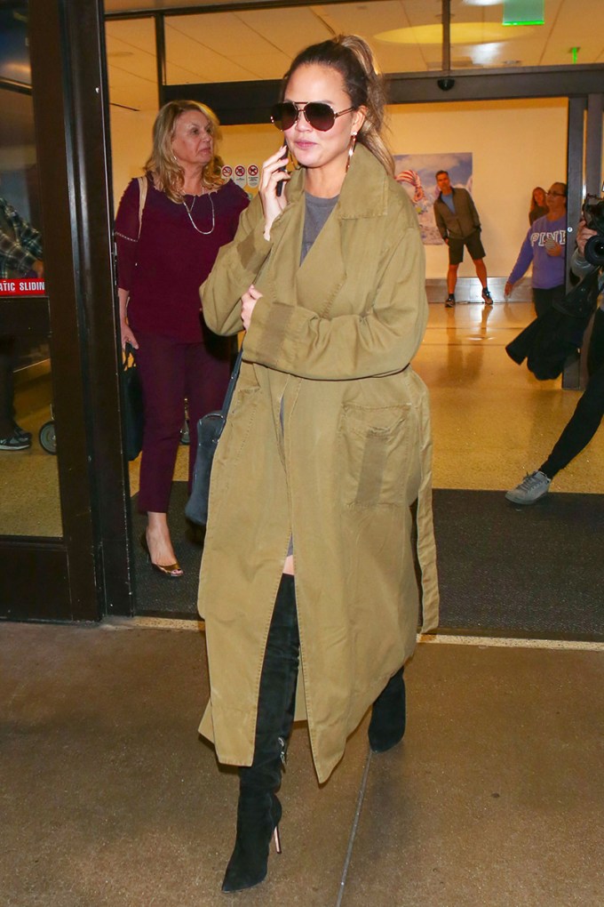 Chrissy Teigen Hiding Her Bump All These Weeks In Fabulous Outfits