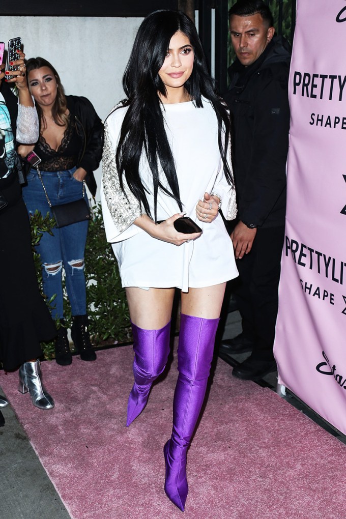 Celebrities Wearing Ultra-Violet: Trend Of 2018