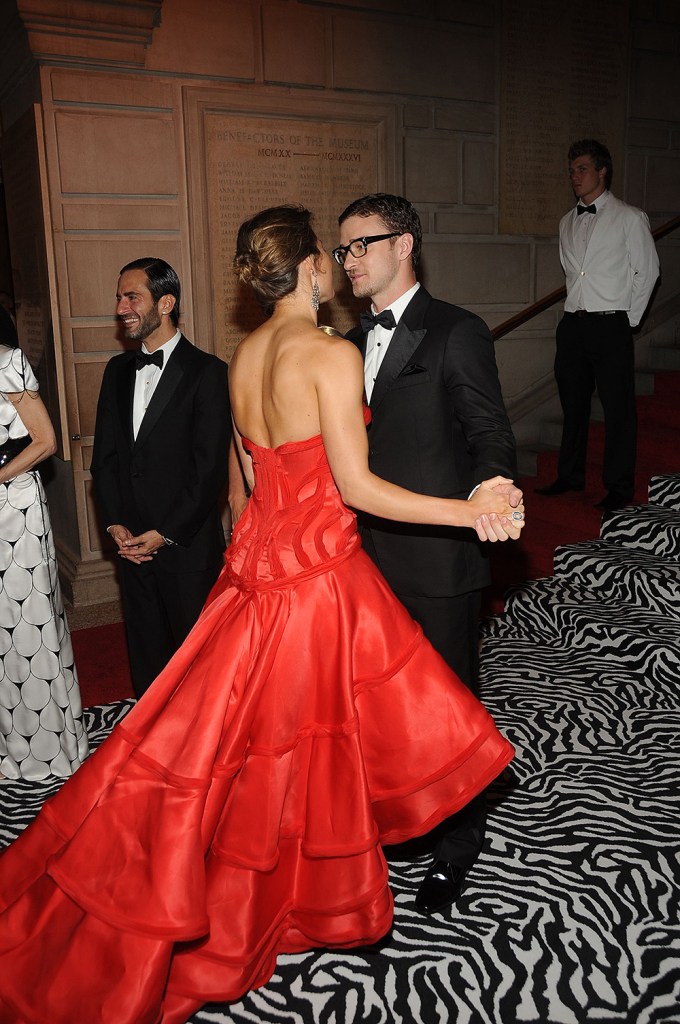 Justin Timberlake & Jessica Biel attend the 2009 Met Costume Institute Gala