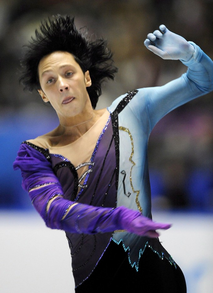 Johnny Weir's Hair At Winter Olympics: See Pics – Hollywood Life