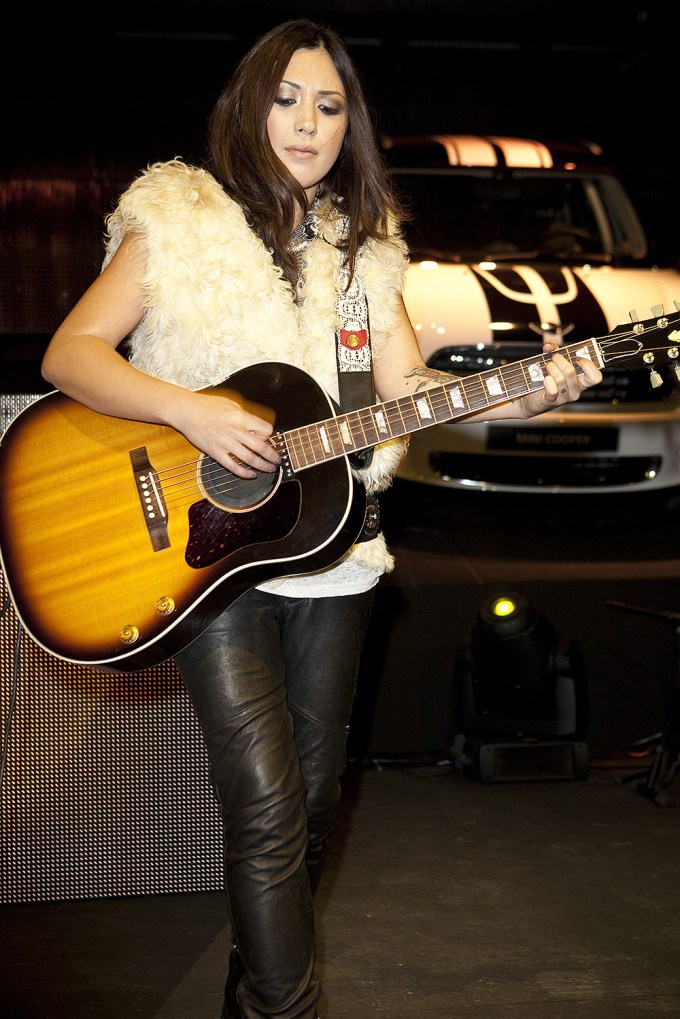 Michelle Branch Performs