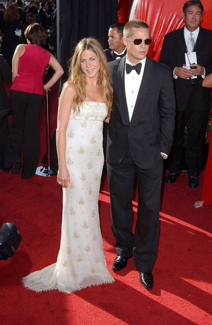 Jennifer Aniston & Brad Pitt Posing On Red Carpet