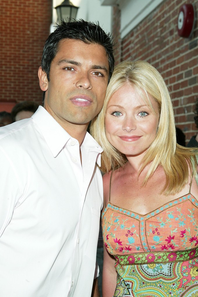 Kelly Ripa And Mark Consuelos Havent Aged Pics Of Couple Then And Now
