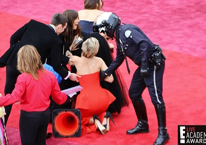 Jennifer Lawrence’s Craziest Award Show Moments — PICS