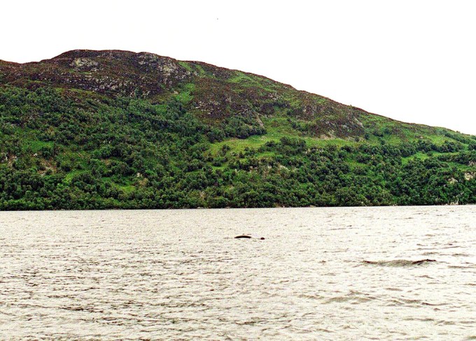MYSTERIOUS CREATURE, POSSIBLY THE LOCH NESS MONSTER, IN LOCH NESS, SCOTLAND, BRITAIN – 2002