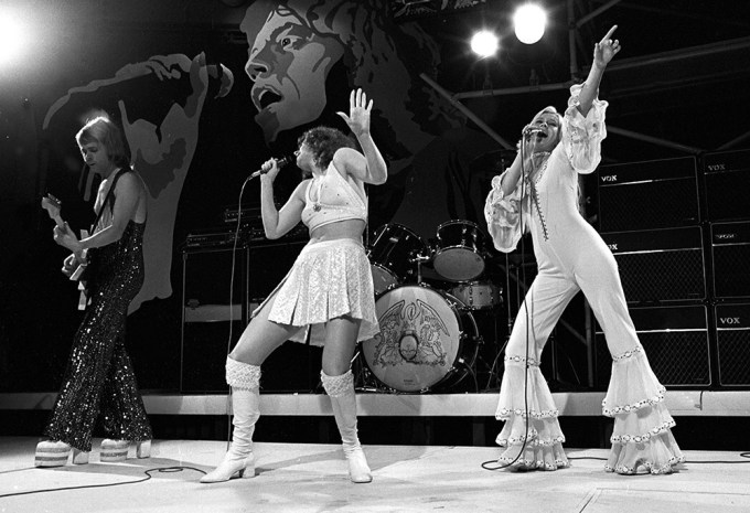 ABBA Performs