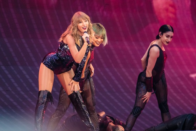 Taylor Swift Is All Smiles On Stage In The Uk
