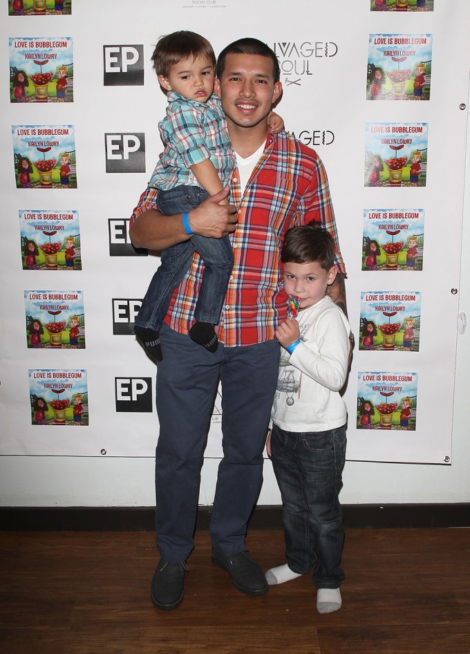 Javi Marroquin holds on to son Lincoln with Kailyn Lowry’s son Isaac