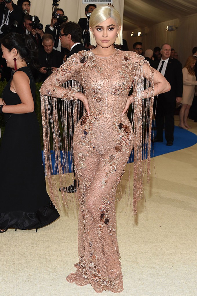 Kim Kardashian & Kylie Jenner In Tight Maxi Dresses