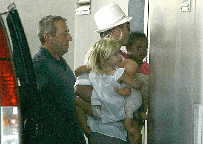 Shiloh Jolie-Pitt With Dad In 2008
