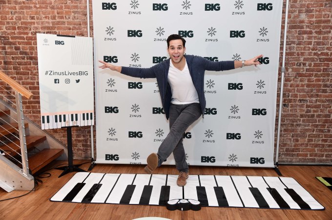 Skylar Astin at Re-creation of Iconic Loft from BIG by Zinus for Film`s 30th Anniversary