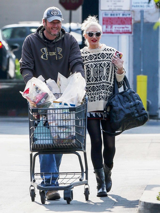 Blake Shelton & Gwen Stefani Go Grocery Shopping