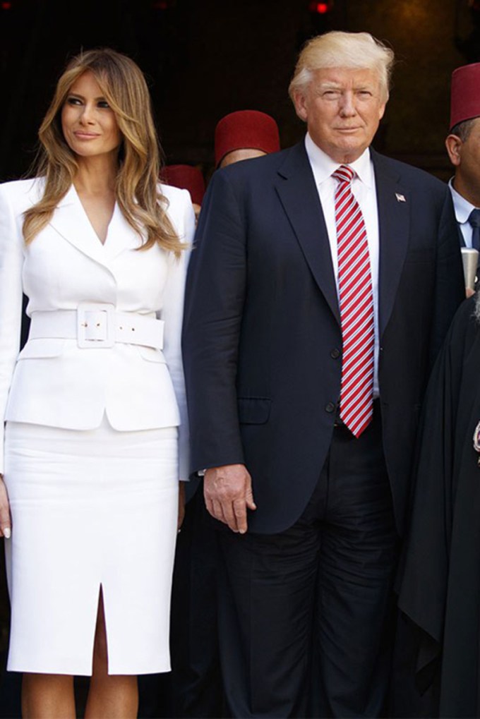 Donald Trump & Melania Trump Pose Awkwardly