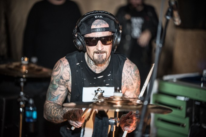 Travis Barker rings in 2017 behind the drums