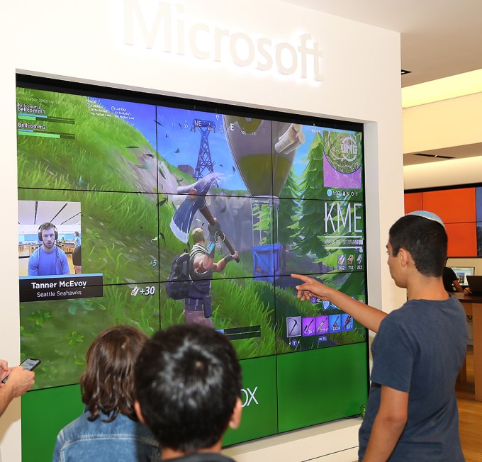 Microsoft Stores Pro Player Charity Fortnite Duos Tournament, Presented By Kor Media Entertainment