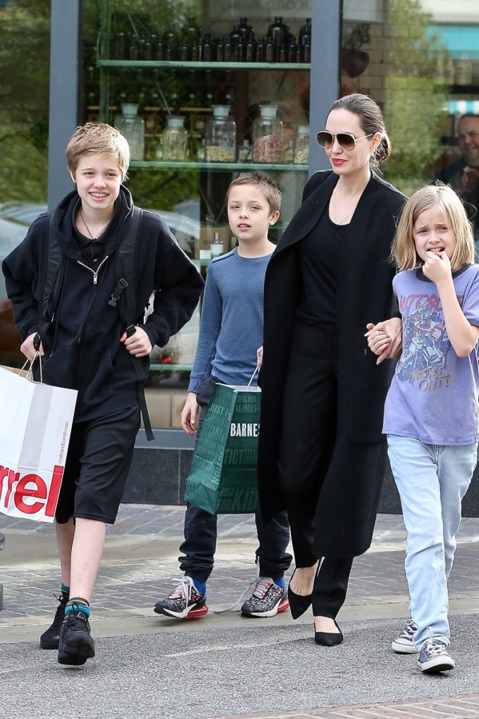 Angelina Jolie Christmas Shopping