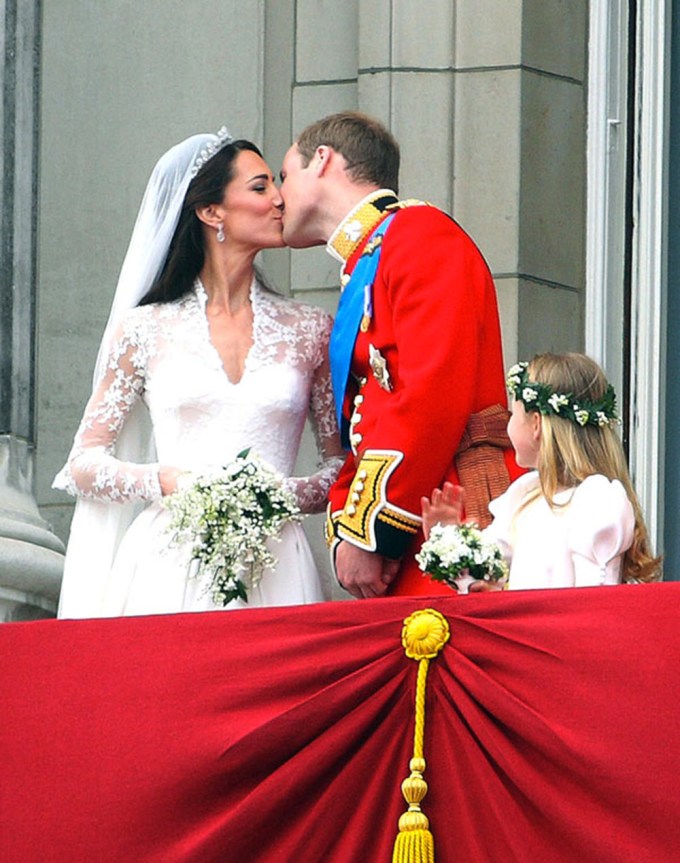 Prince William kisses Kate Middleton after their wedding