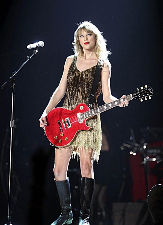 Taylor Swift in fringe