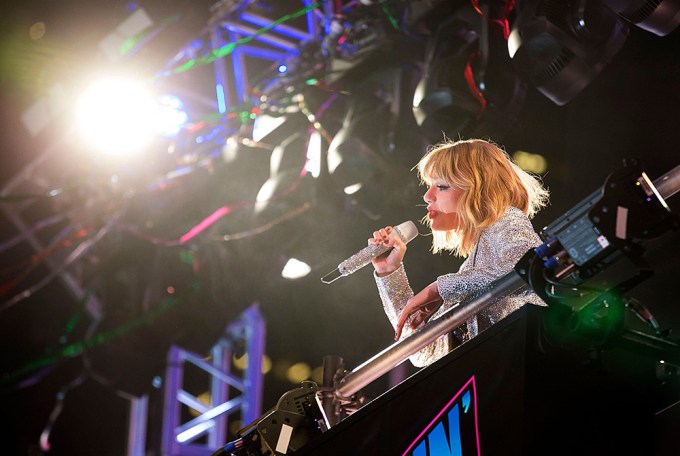 Taylor Swift at ‘New Year’s Rockin’ Eve