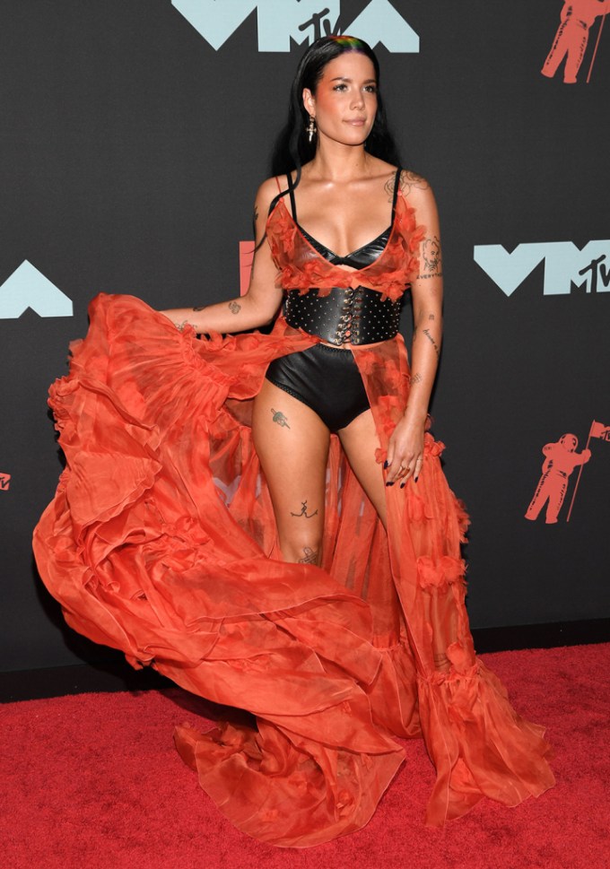 Halsey Gets Edgy At The 2019 MTV Video Music Awards