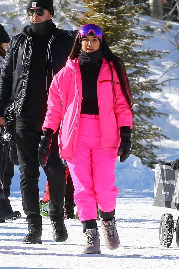 Kim Kardashian Flaunts Hot Pink Ski Suit In Aspen — Pics