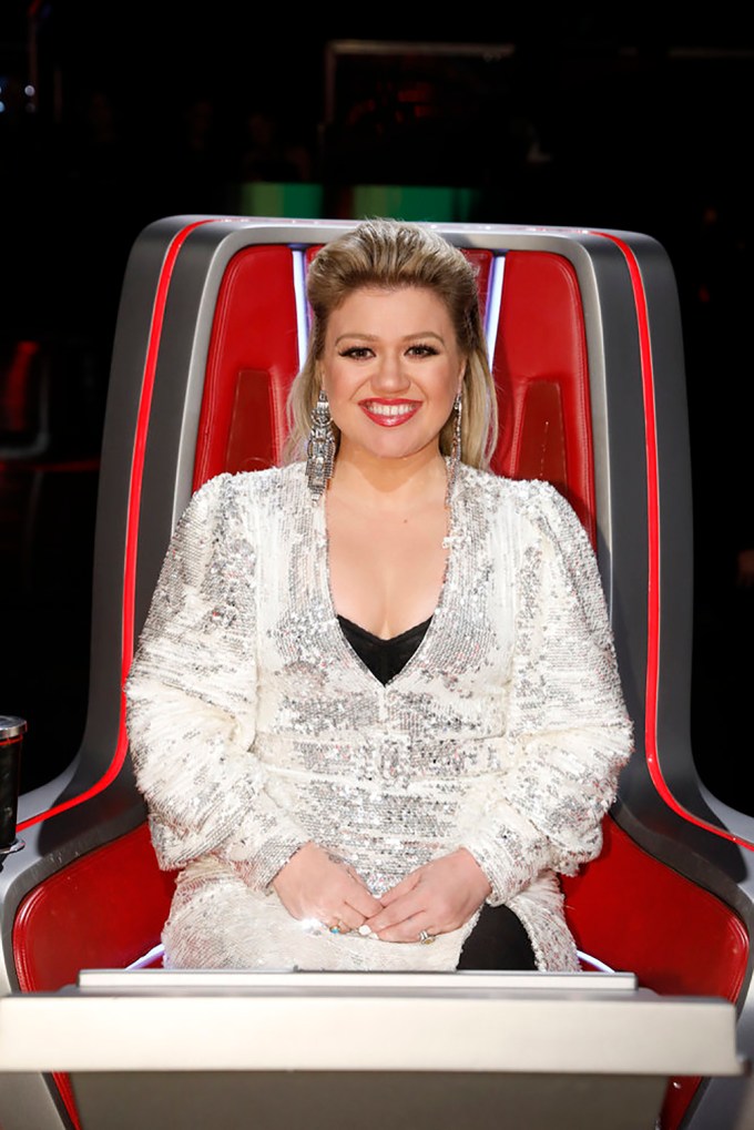 Kelly Clarkson’s Best Looks Of ‘The Voice’ Season 15