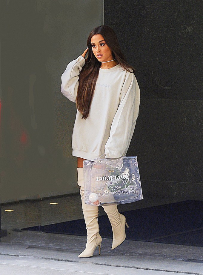 Ariana Grande In White Sweatshirt