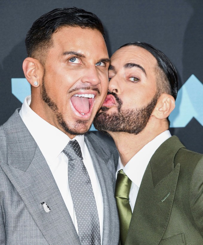 Charly Defrancesco and Marc Jacobs Smooch at the VMAs
