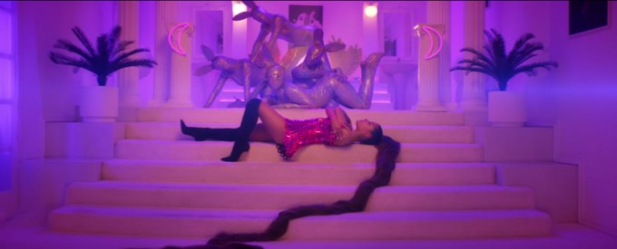 Ariana Grande’s Music Video ‘7 Rings’