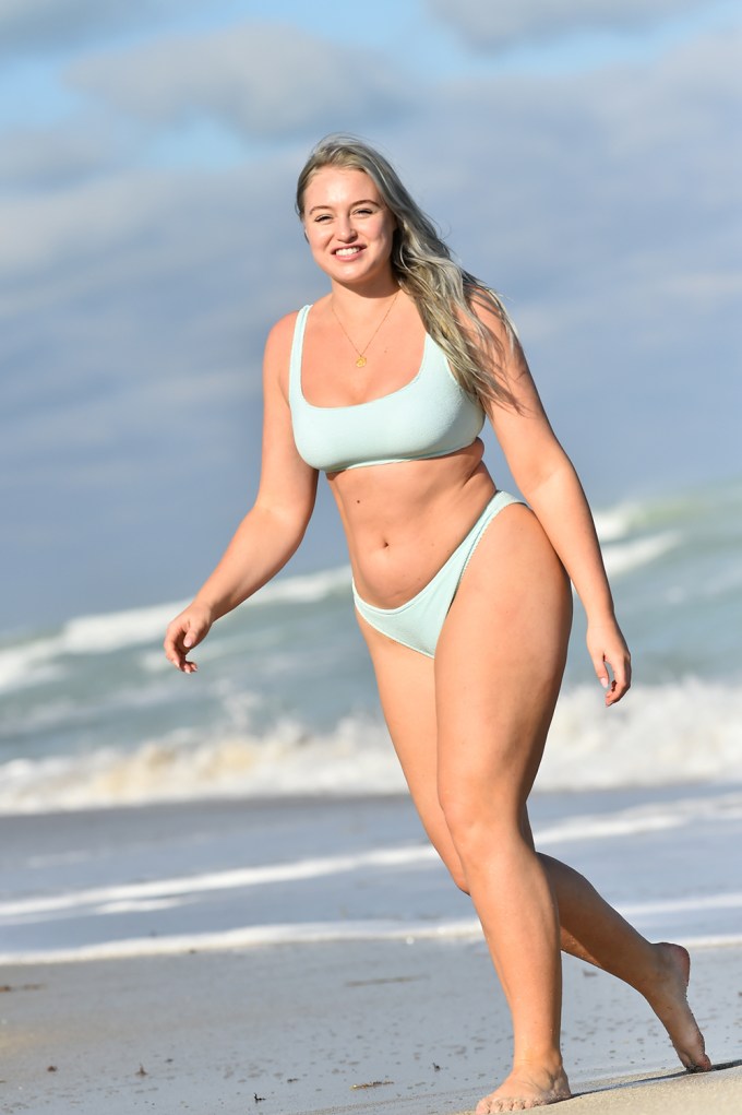 Iskra Lawrence Is Seen In Miami Beach