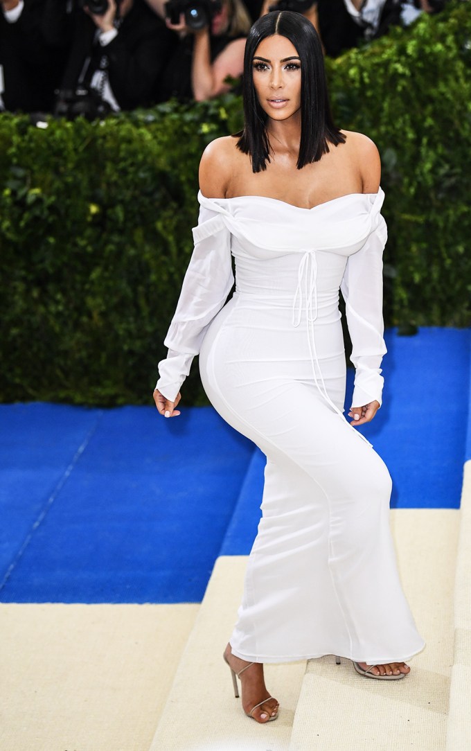Kim Kardashian & Kendall Jenner’s Red Carpet Looks