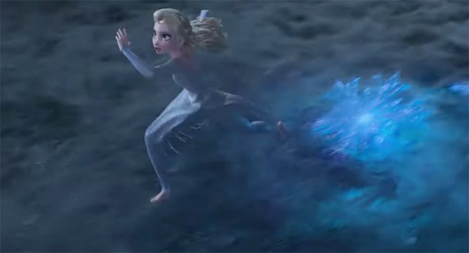 Elsa Runs In ‘Frozen 2’