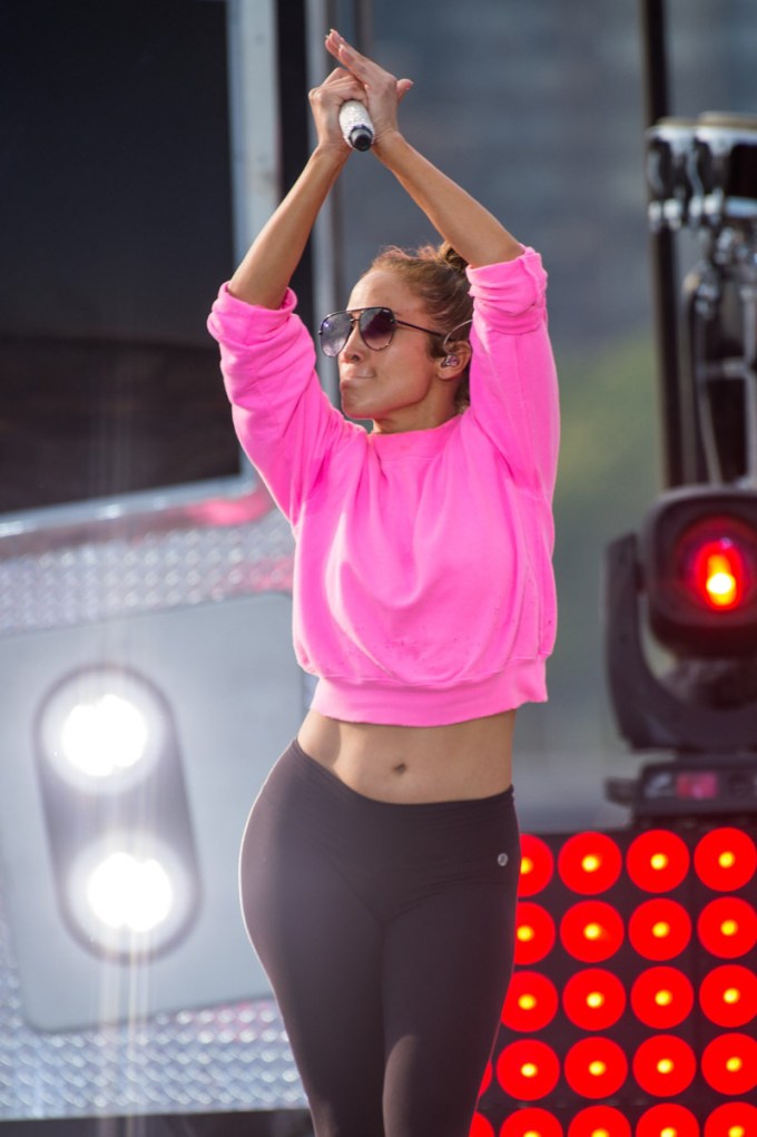 Jennifer Lopez Reveals Chiseled Obliques On The Stage