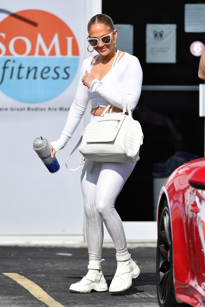 Jennifer Lopez In A White Workout Outfit