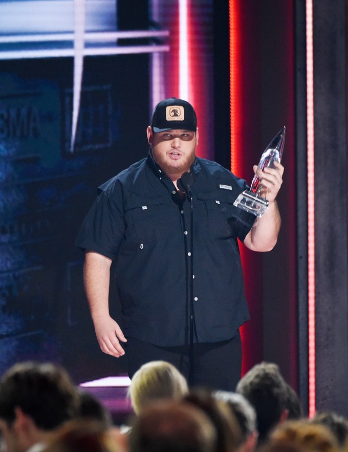 Luke Combs Giving A CMA Awards Acceptance Speech