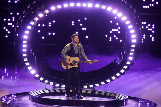 Dexter Roberts Sings On ‘The Voice’ FInale