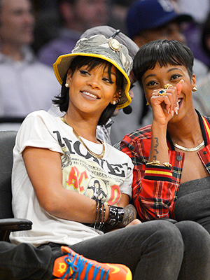 Rihanna Rocks LeBron James Jersey During Lakers Game & It's Fantastic –  Hollywood Life