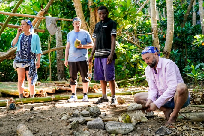 Manu Tribe Builds Shelter On ‘Survivor’