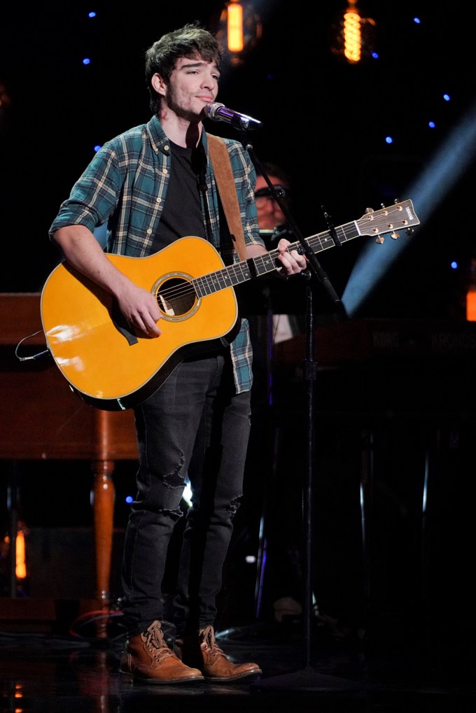Jackson Gillies Plays The Acoustic Guitar On American Idol